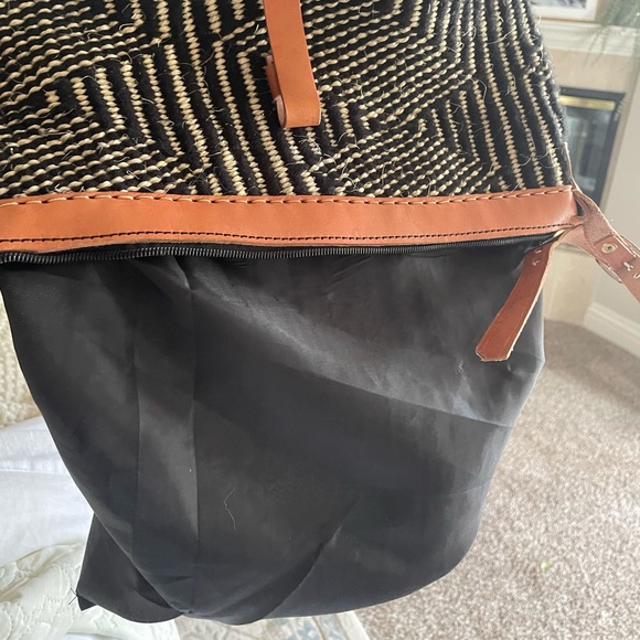 Woven geometric design bag - Picture 8 of 8